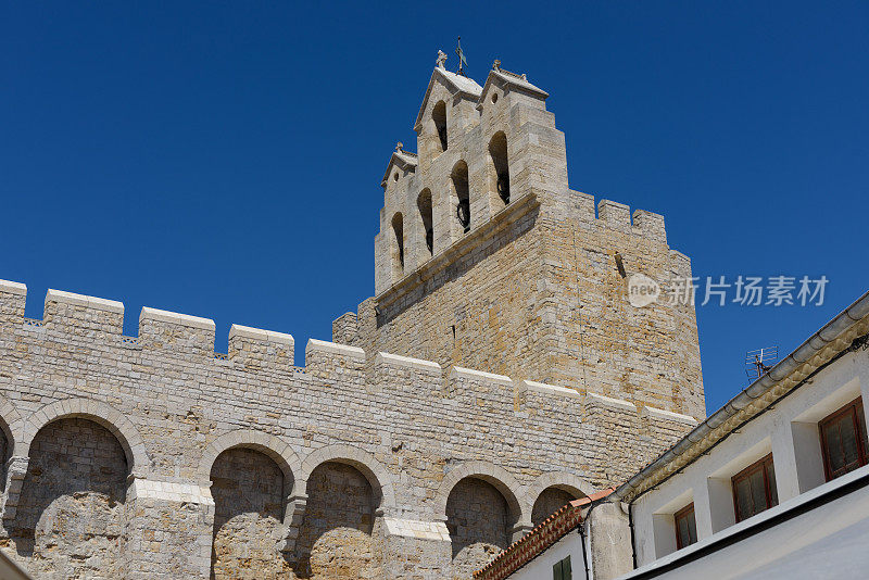 Saintes Maries de la mer，钟楼